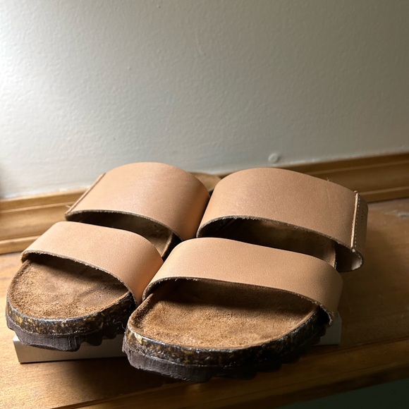 Bear paw sandals size 8 - Picture 1 of 4